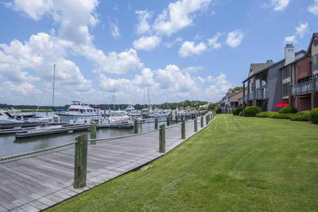 1938 Bohicket Marina - last minute hotel in Charleston