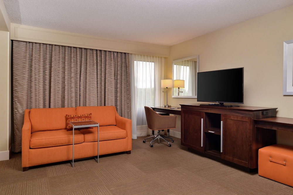 Hampton Inn South Hill - photo 32