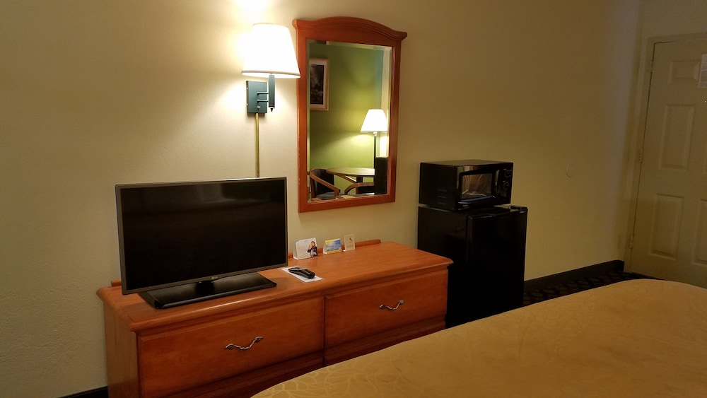 Economy Inn - photo 14