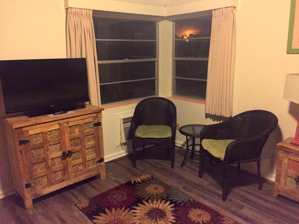 Surf Studio Beach Resort - photo 21