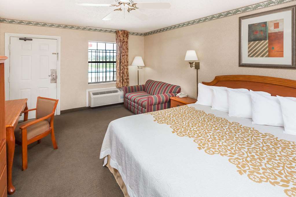 Days Inn by Wyndham Batesville - photo 11
