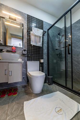 Smart Elegant Three Bedroom Apartment With Swimming Pool Fully Equipped Gym Child Play Area Proximity To Shopping Malls And Great Breathtaking Views