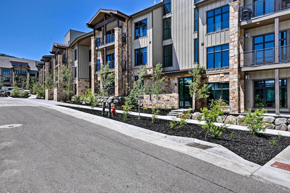 Luxe Canyons Ski Resort Condo Walk to Ski Lift - photo 14