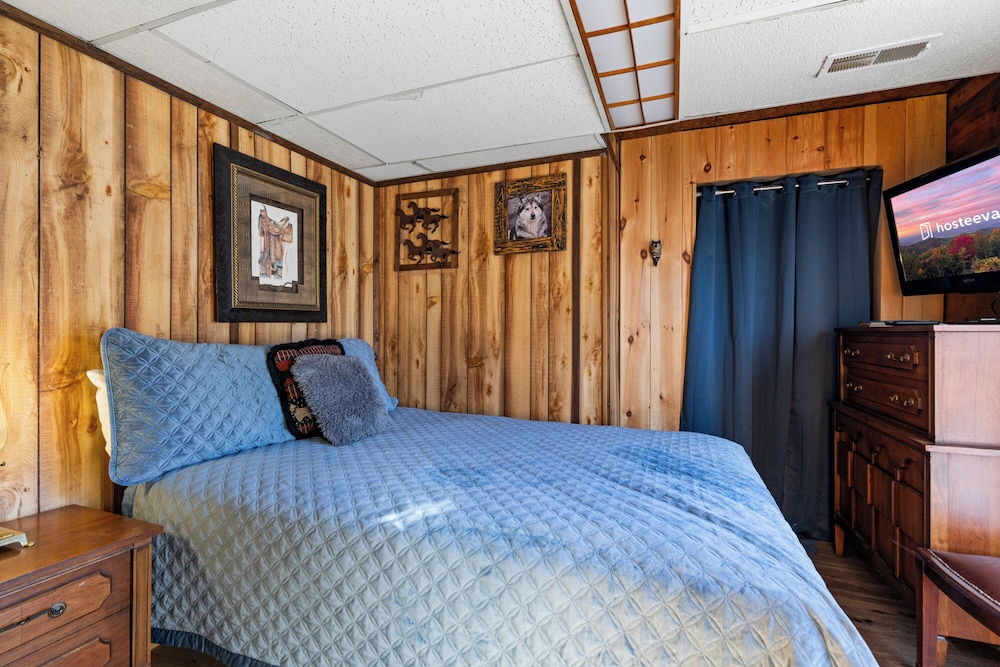 Hillbilly Highrise — Sevierville — photo 3