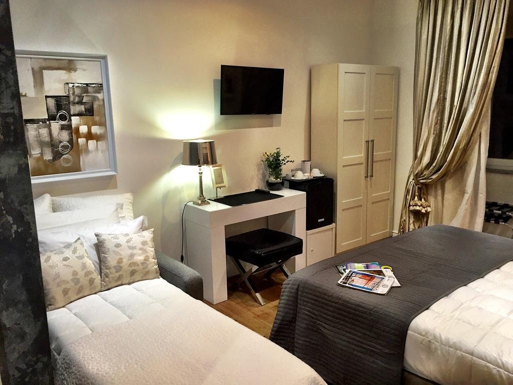 Vatican Chic B&B — 4-Star Luxury Hotel in Rome, Italy