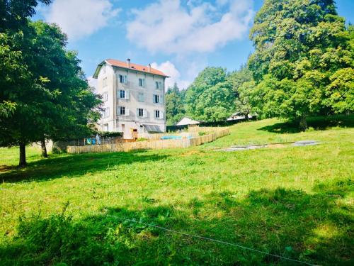 Le Grand Dehors 01 — hotel in Cerdon