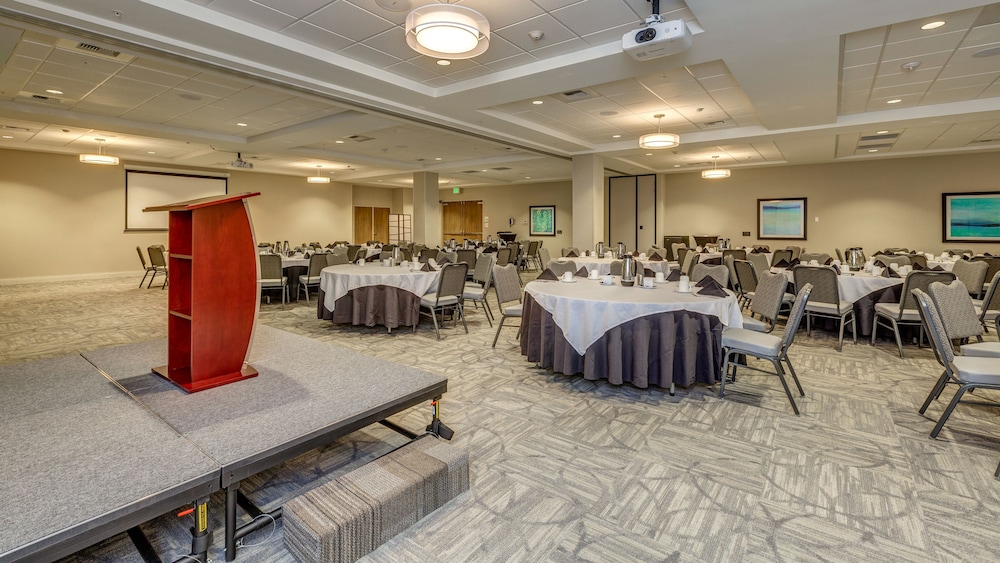 Holiday Inn & Suites Bellingham by IHG - photo 91