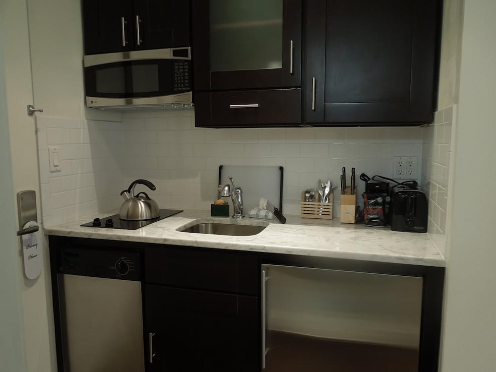 East Village Hotel - photo 24