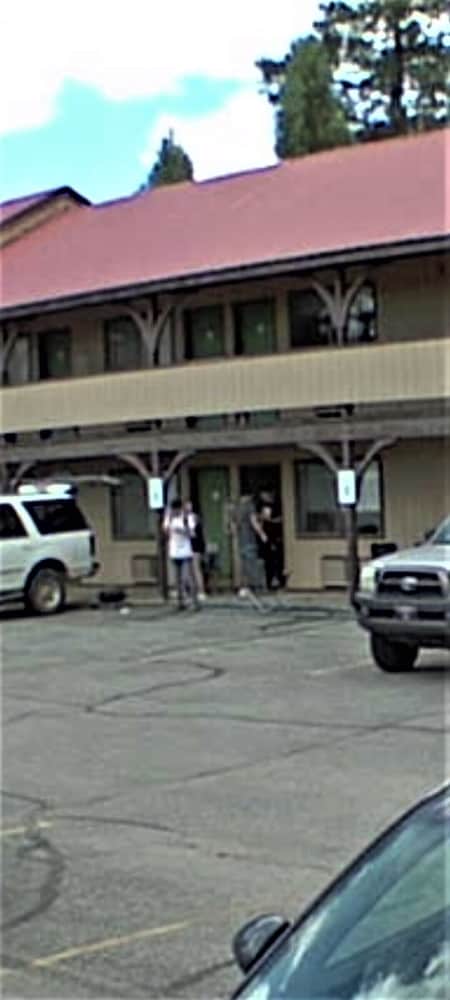 Branding Iron Motel - photo 27