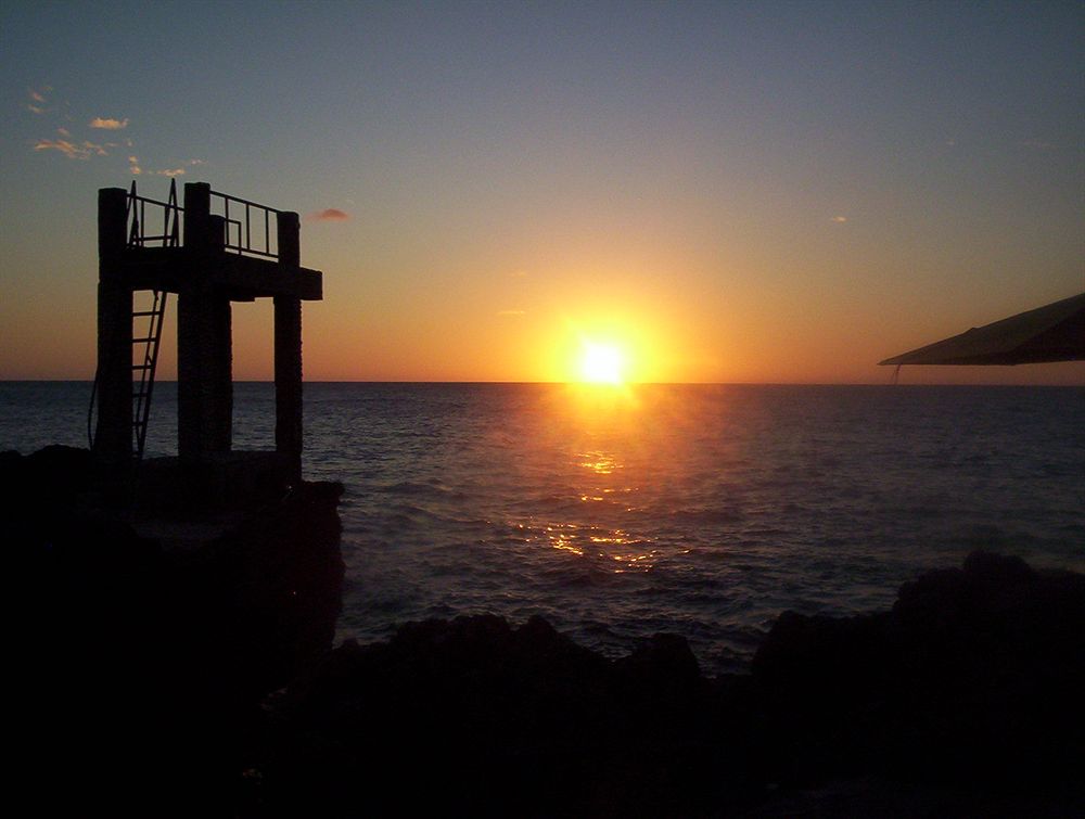 Coral Seas Cliff in Negril, Jamaica