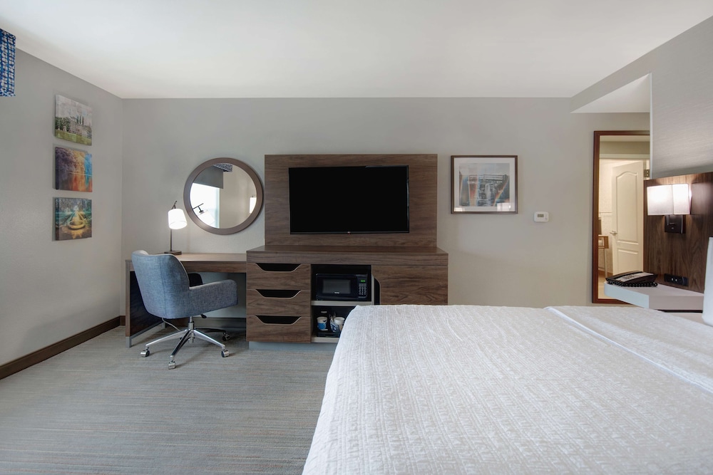 Hampton Inn & Suites Yonkers - photo 14