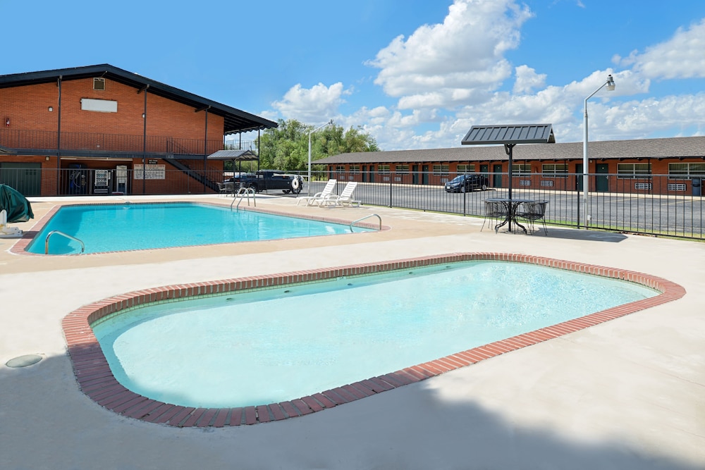 Ranch House Motel - photo 21