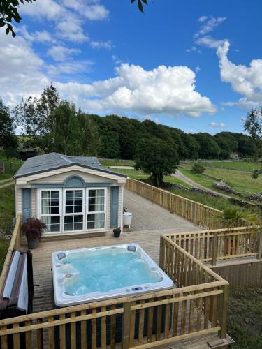 The Vogue Lodge — 4-Star Luxury Hotel in Buxton, United Kingdom