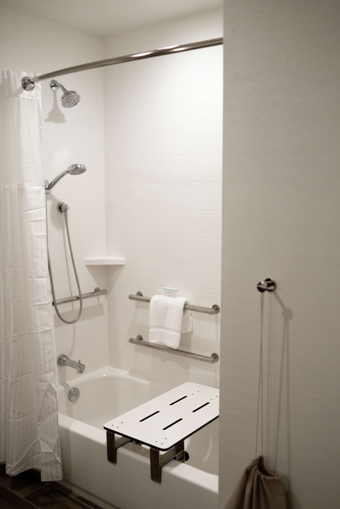 Hilton Garden Inn Waco - photo 17