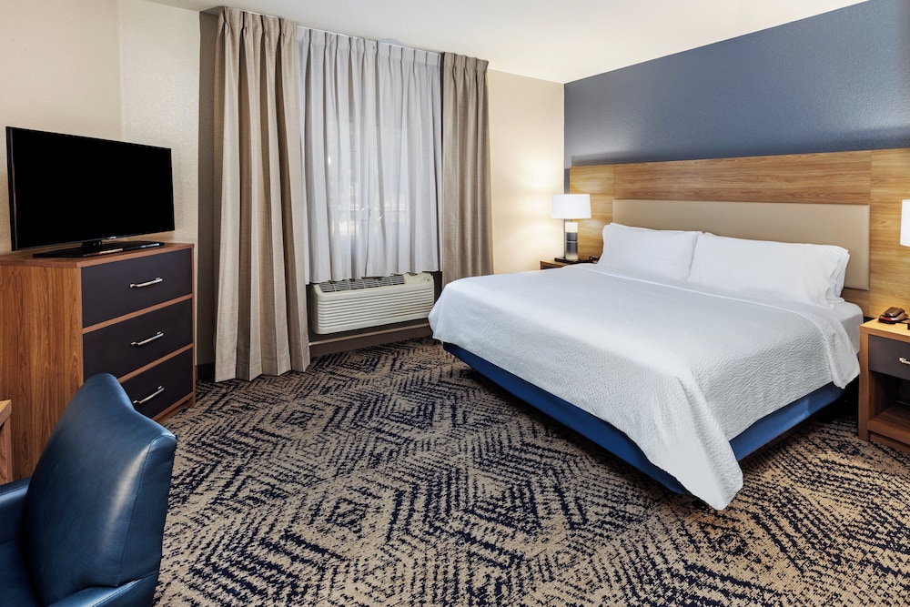 Candlewood Suites Fayetteville University of Arkansas by IHG - photo 12