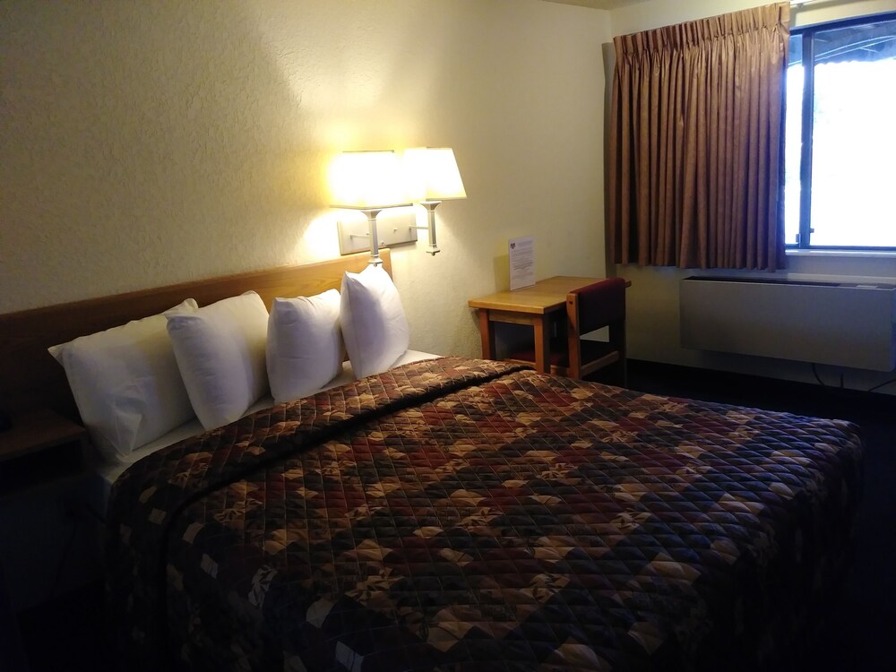 The Sturgis Motel - photo 9