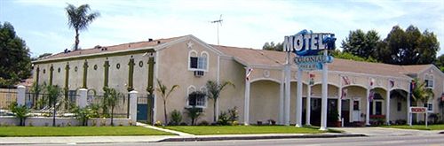 Colonial Pool and Spa Motel — hotel in Long Beach