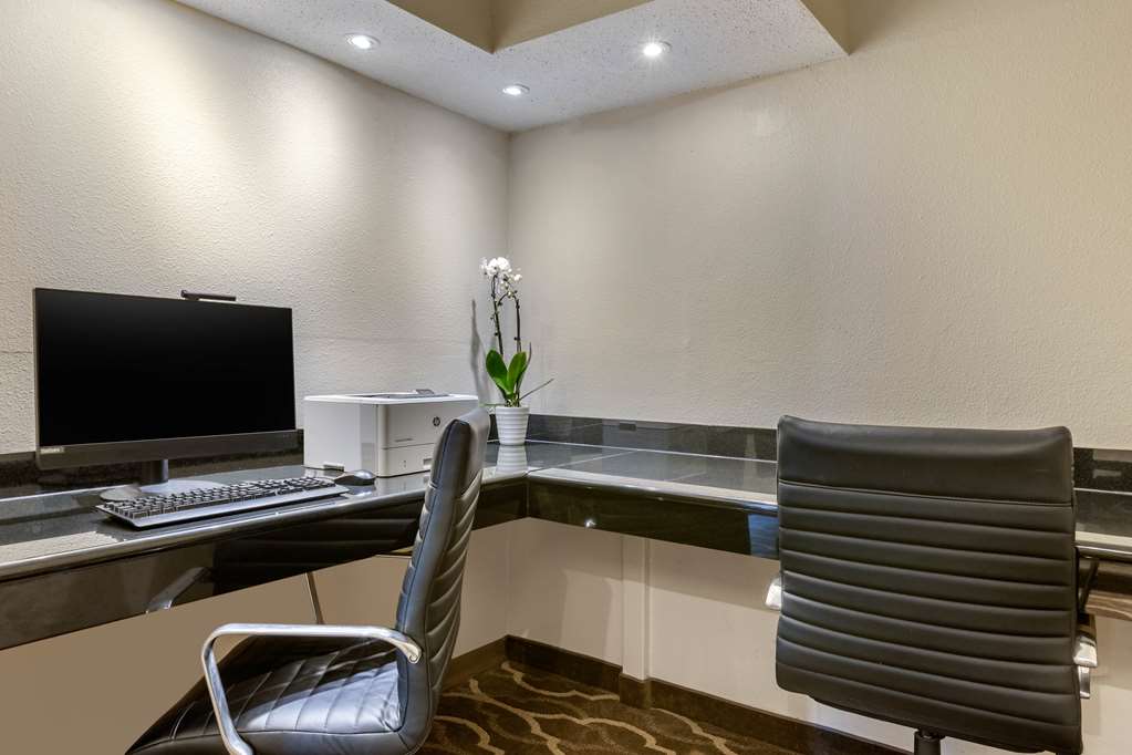 Comfort Inn Grand Rapids Airport - photo 34