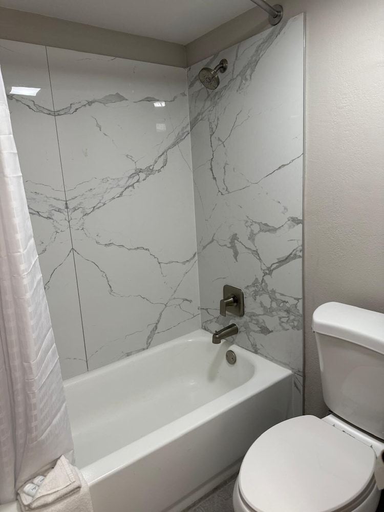Days Inn by Wyndham Reno - photo 22