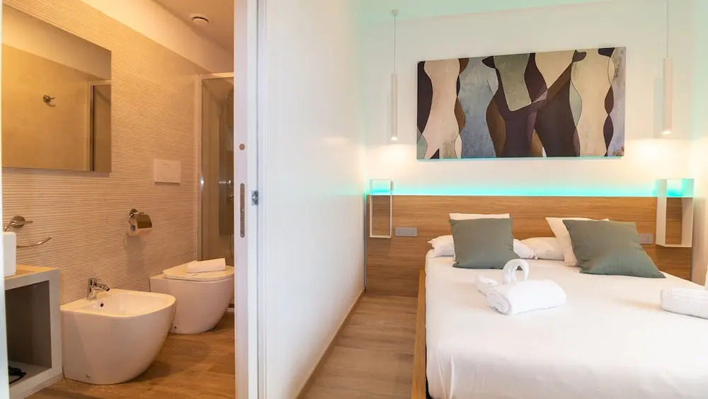 Galleria Roma Art Guesthouse — 4-Star Luxury Hotel in Oristano, Italy