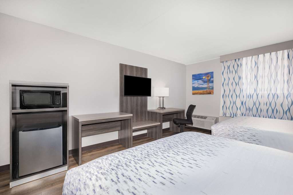 Wingate by Wyndham Wichita Airport - photo 14