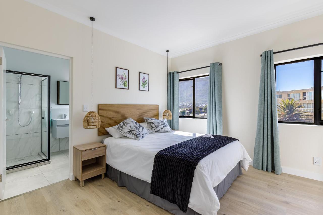 3 Bed On The Beach with Ocean Views from 2 Balconies