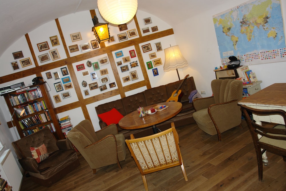 Lotte The Backpackers