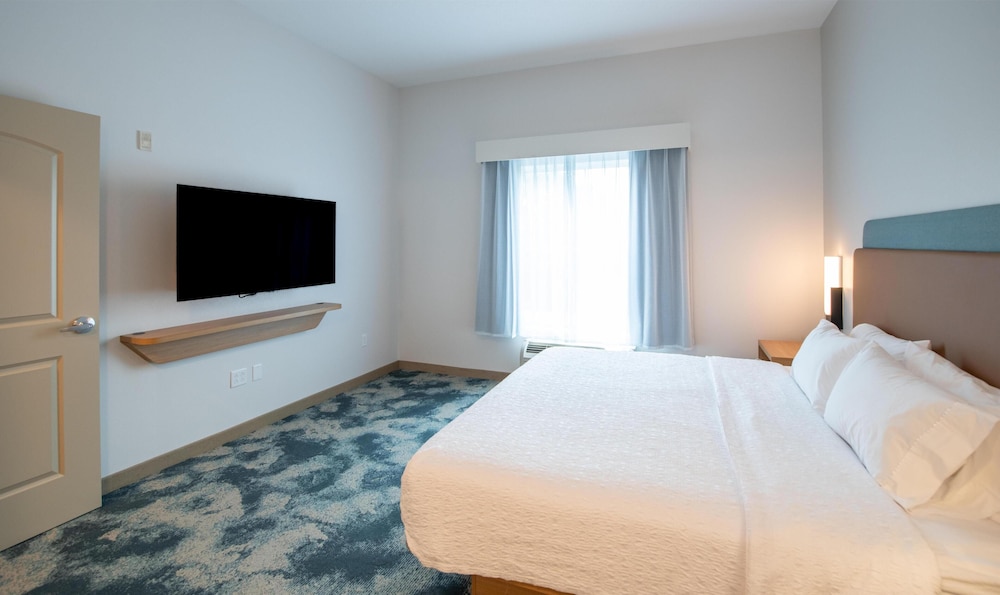 Hampton Inn Presque Isle Maine - photo 25