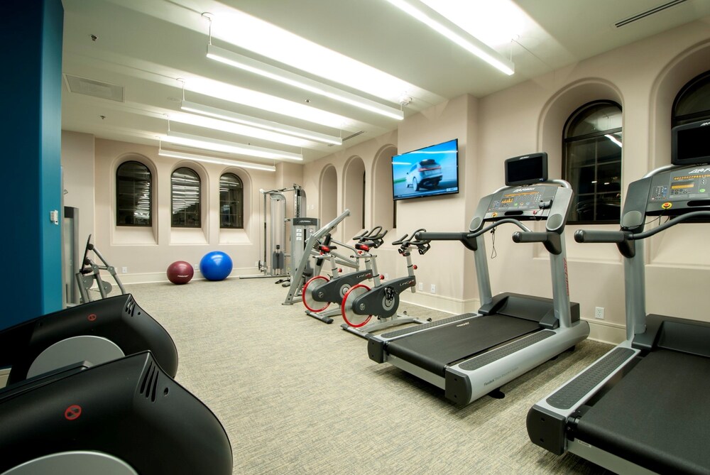 Global Luxury Suites At Light Street - photo 18