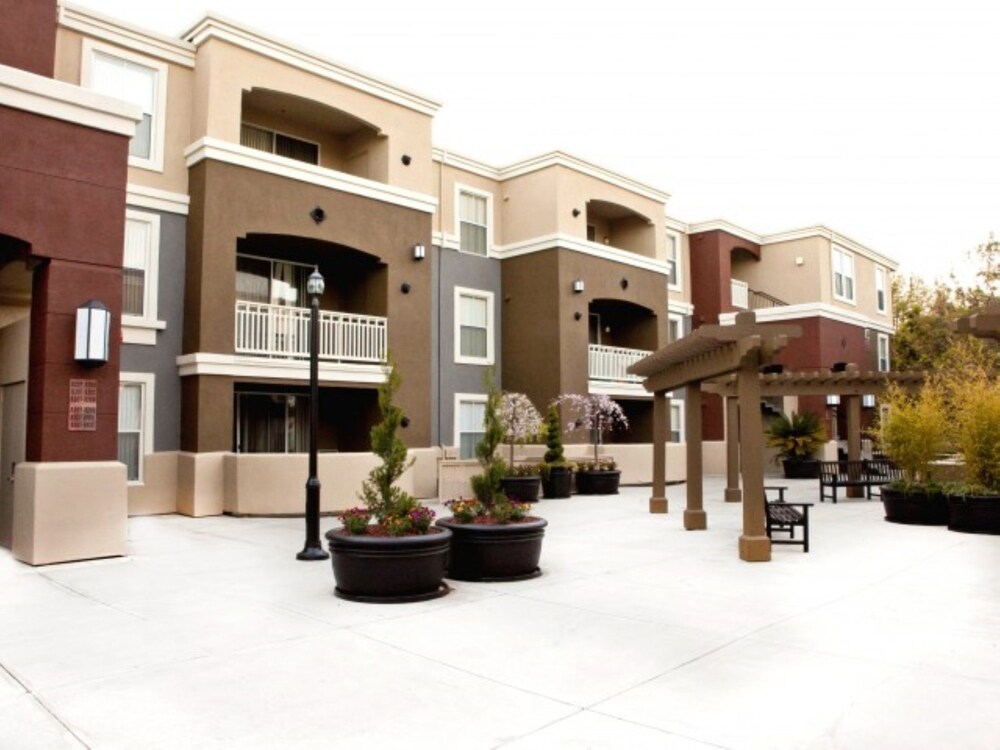 Global Luxury Suites in Cupertino - photo 33