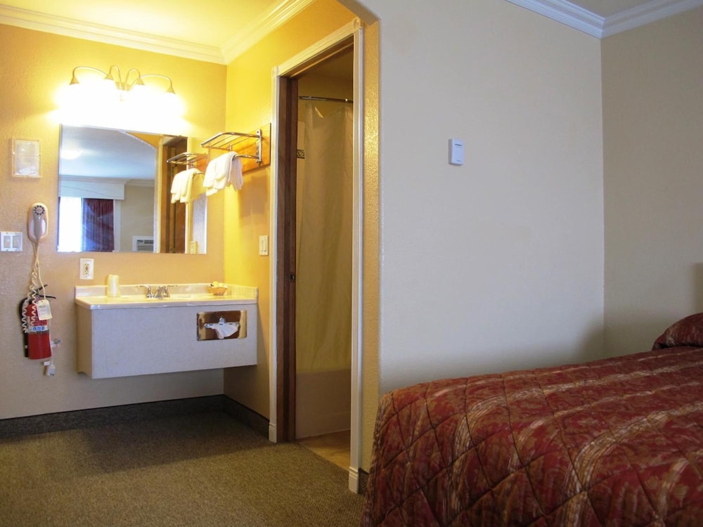 Merrill Field Inn - photo 12