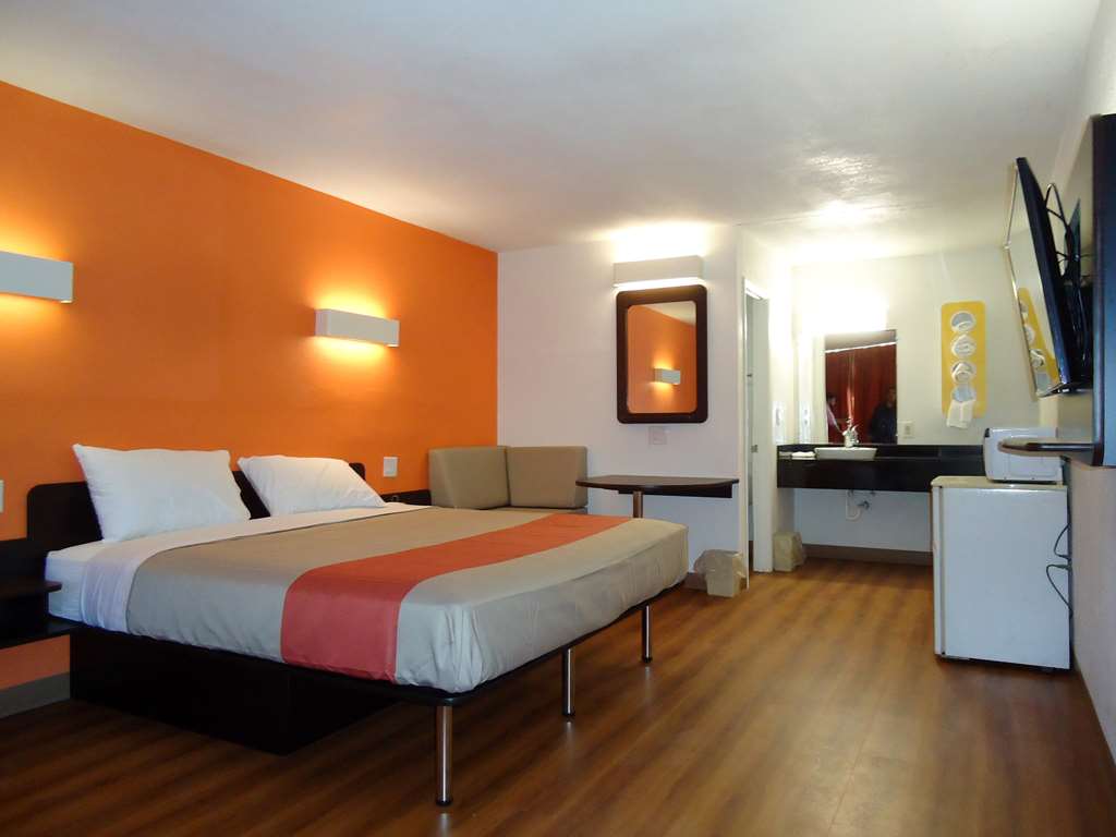 Motel 6 Connellys Springs NC - photo 3