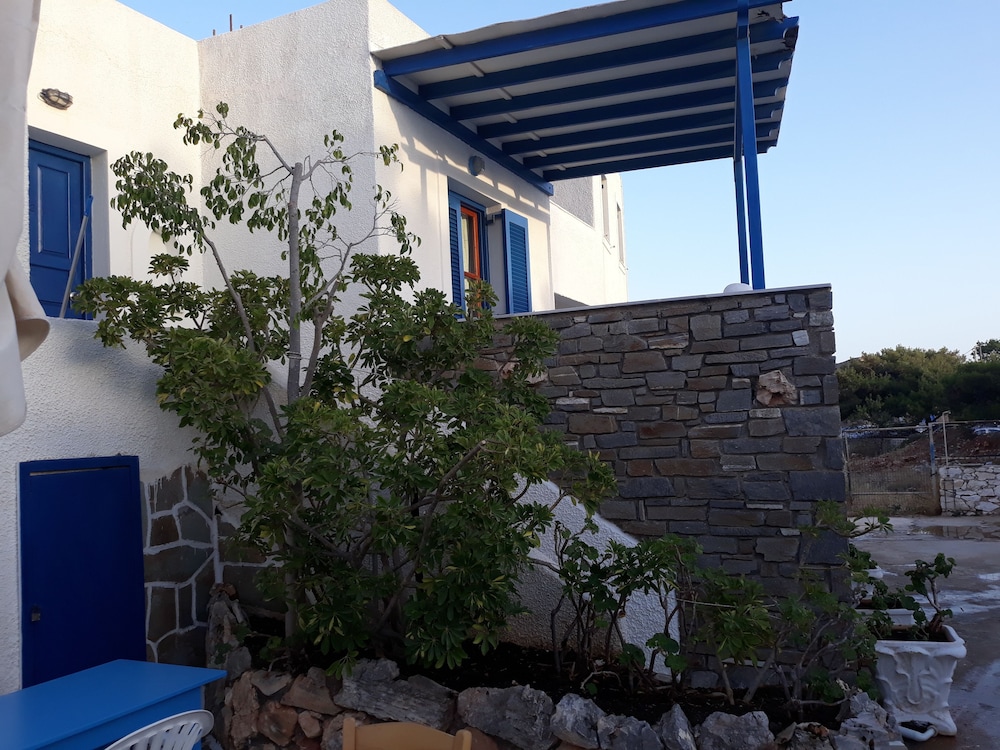 Holidays in Paros — 4-Star Luxury Hotel in Paros, Greece