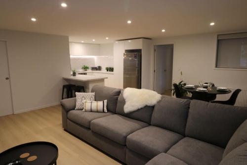 Central hideaway Walk to town in Queenstown, New Zealand