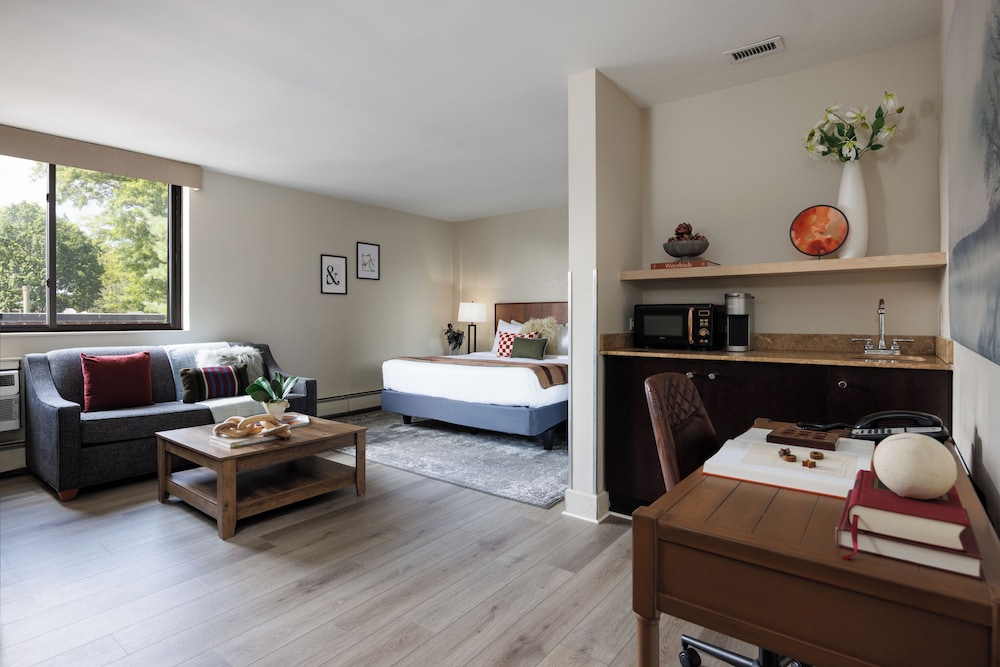 The Andrew Hotel - photo 6