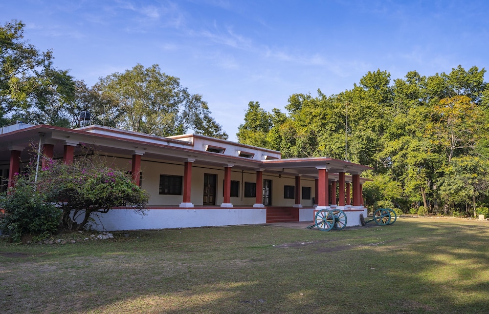 Maharaja Kothi - carbon neutral hotel in Manpur