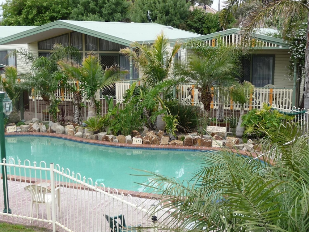 Kangerong Holiday Park — 4-Star Luxury Hotel in Dromana, Australia