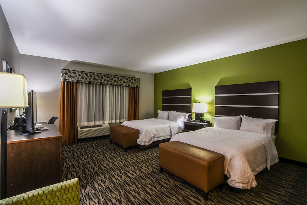 Hampton Inn Foley - photo 32