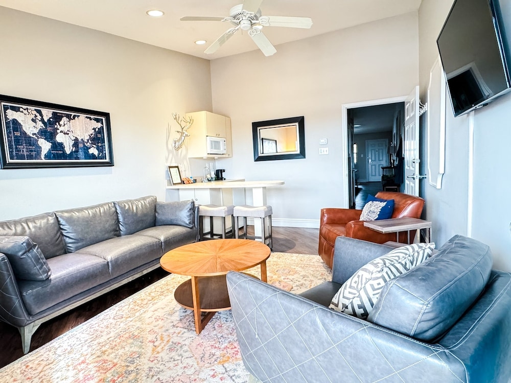 Pinemark Inn & Suites - photo 20