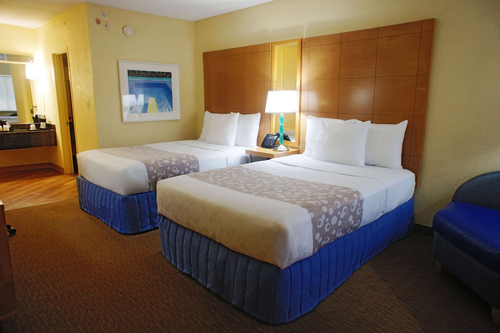 La Quinta by Wyndham Fort Lauderdale Pompano Beach - photo 7