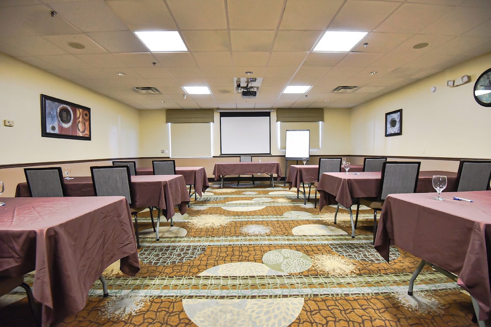 Holiday Inn Express & Suites Cocoa by IHG - photo 95