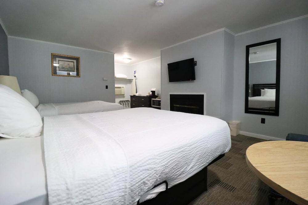 Travelodge by Wyndham Lincoln Near White Mountain - photo 9