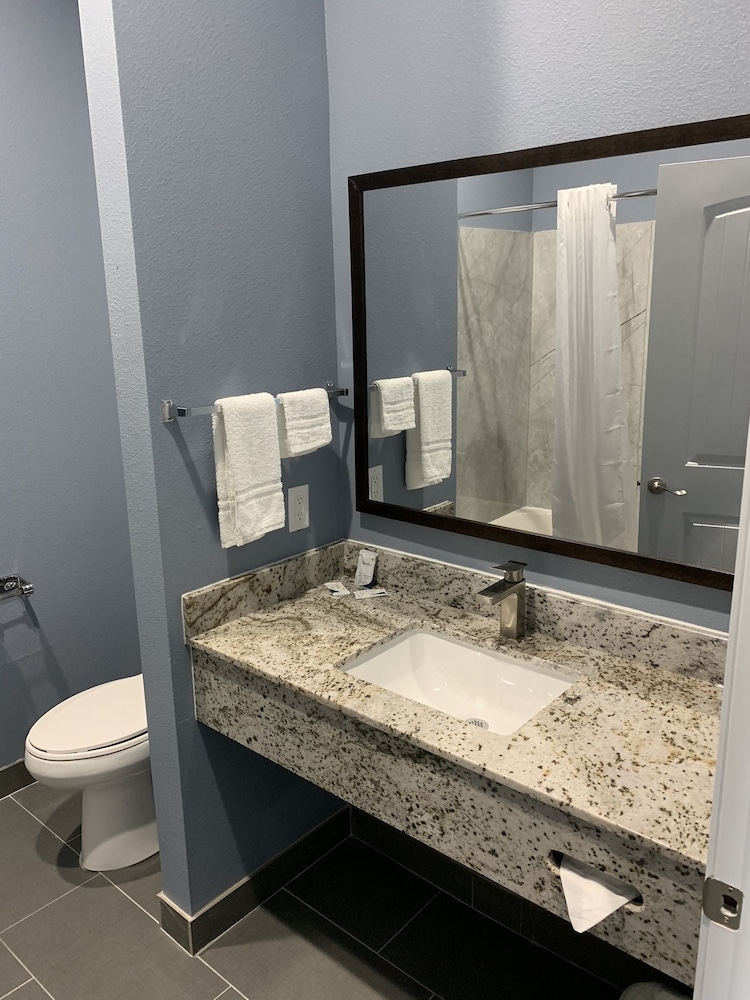 Scottish Inns and Suites Scarsdale - photo 5