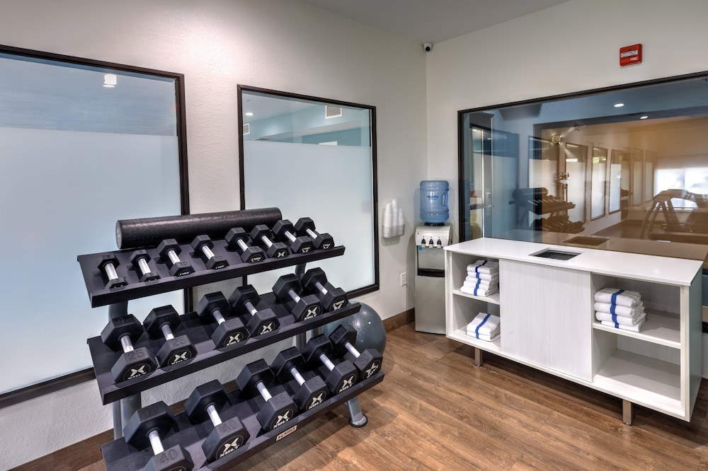 Holiday Inn Express & Suites Shelbyville Indianapolis by IHG - photo 26