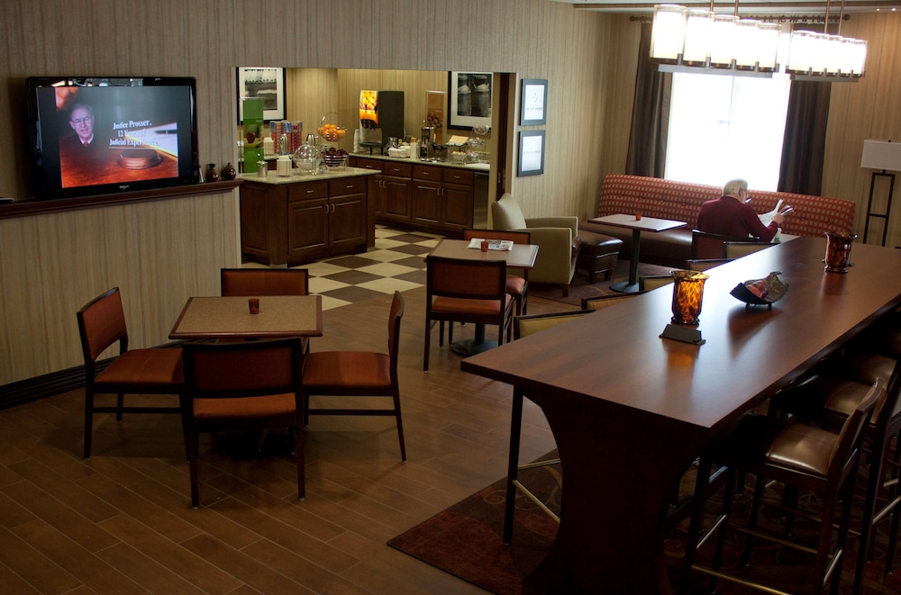 Hampton Inn Burlington - photo 23