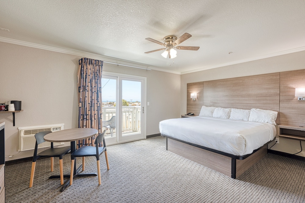 Harbor House Inn Morro Bay - photo 25