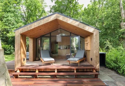 NEW Hello Zeeland Watervliet View Lodge — 4-Star Luxury Hotel in Wissenkerke, Netherlands