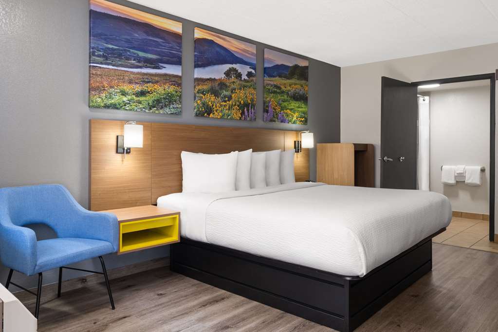 Days Inn by Wyndham Columbus Worthington - photo 14