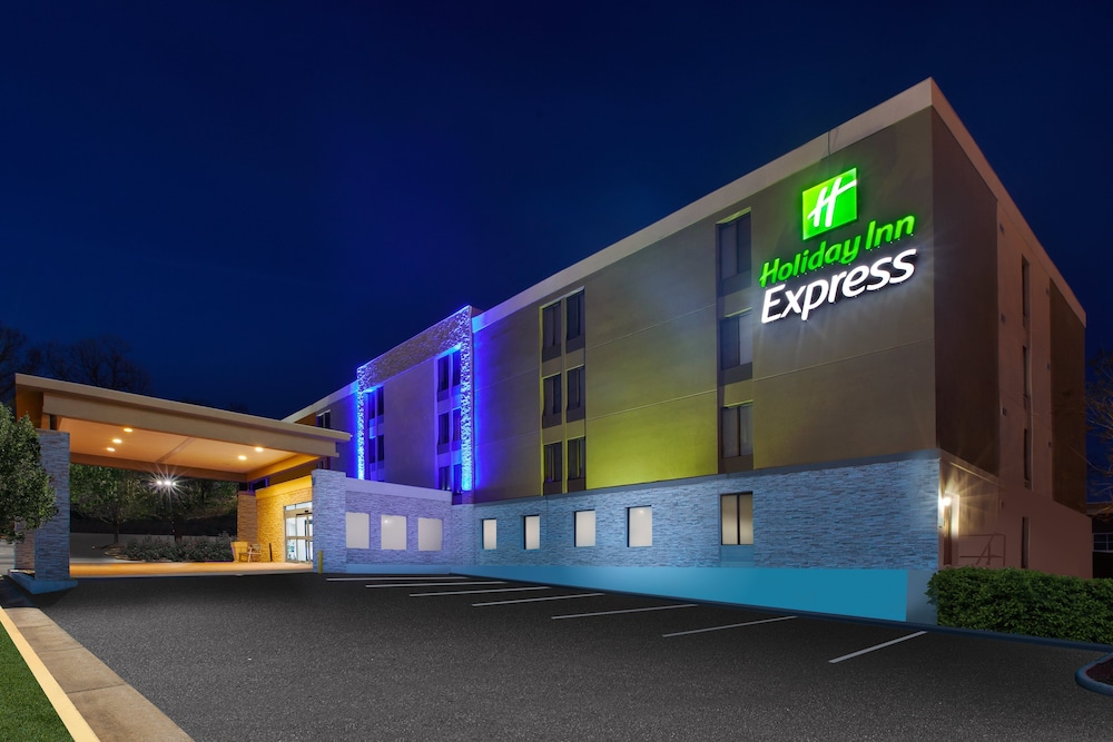 Holiday Inn Express Fairfax Arlington Boulevard by IHG — hotel in Fairfax