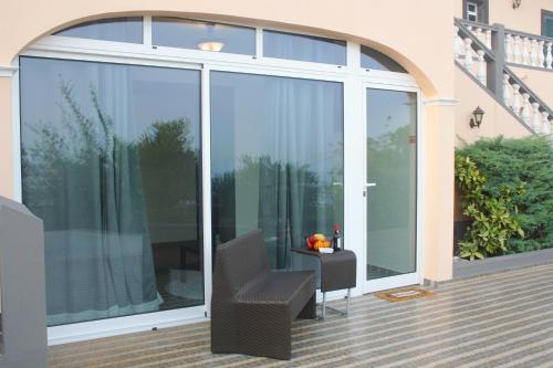 Lugar dos Louros 1 — 4-Star Luxury Hotel in Estreito Da Calheta, Portugal